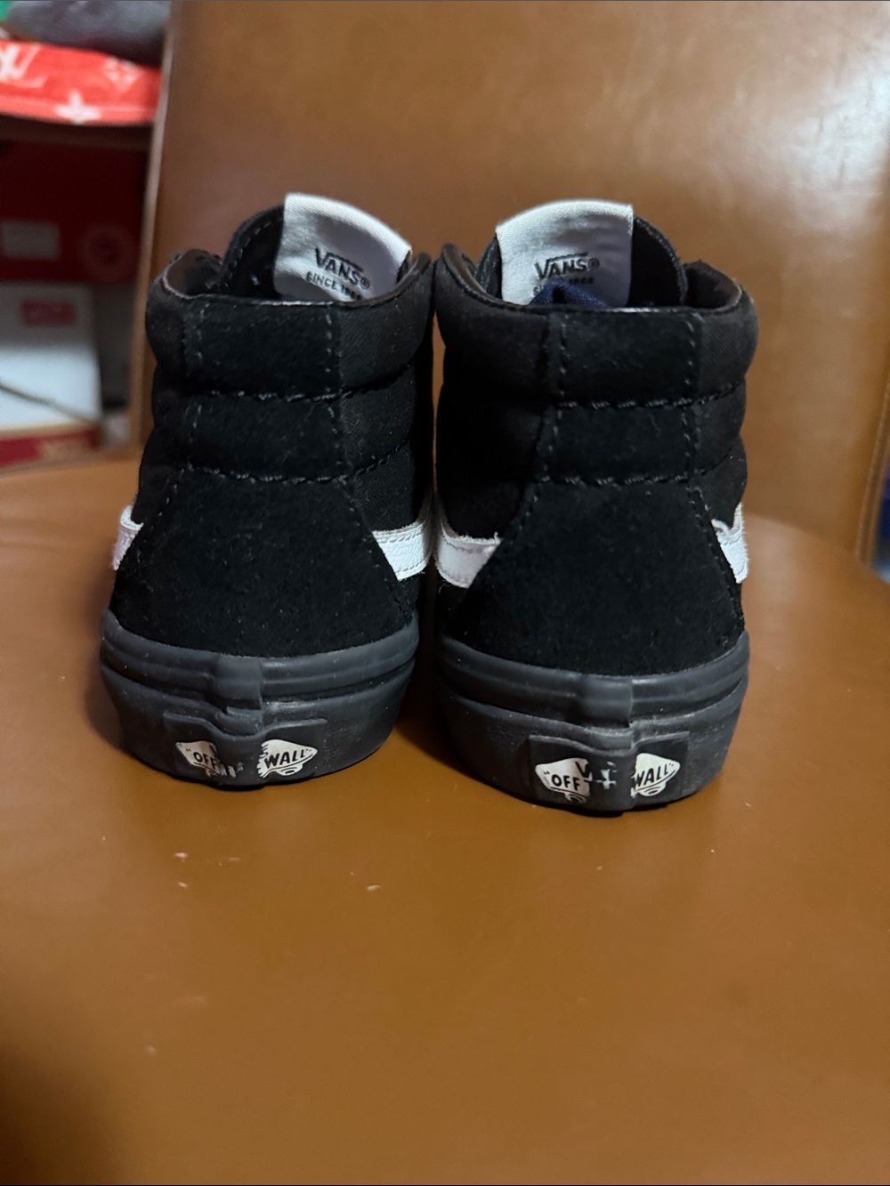 Vans Hi Top Velcro Sneakers in Little Boys size 2 - Picture 4 of 8